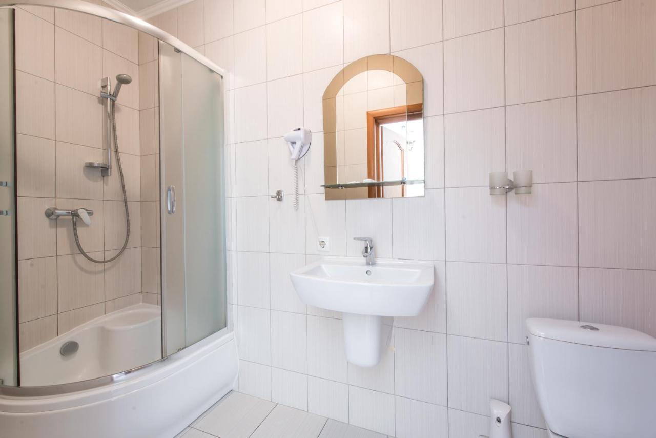Stanislaviv Hotel Ivano-Frankivsk Ngoại thất bức ảnh