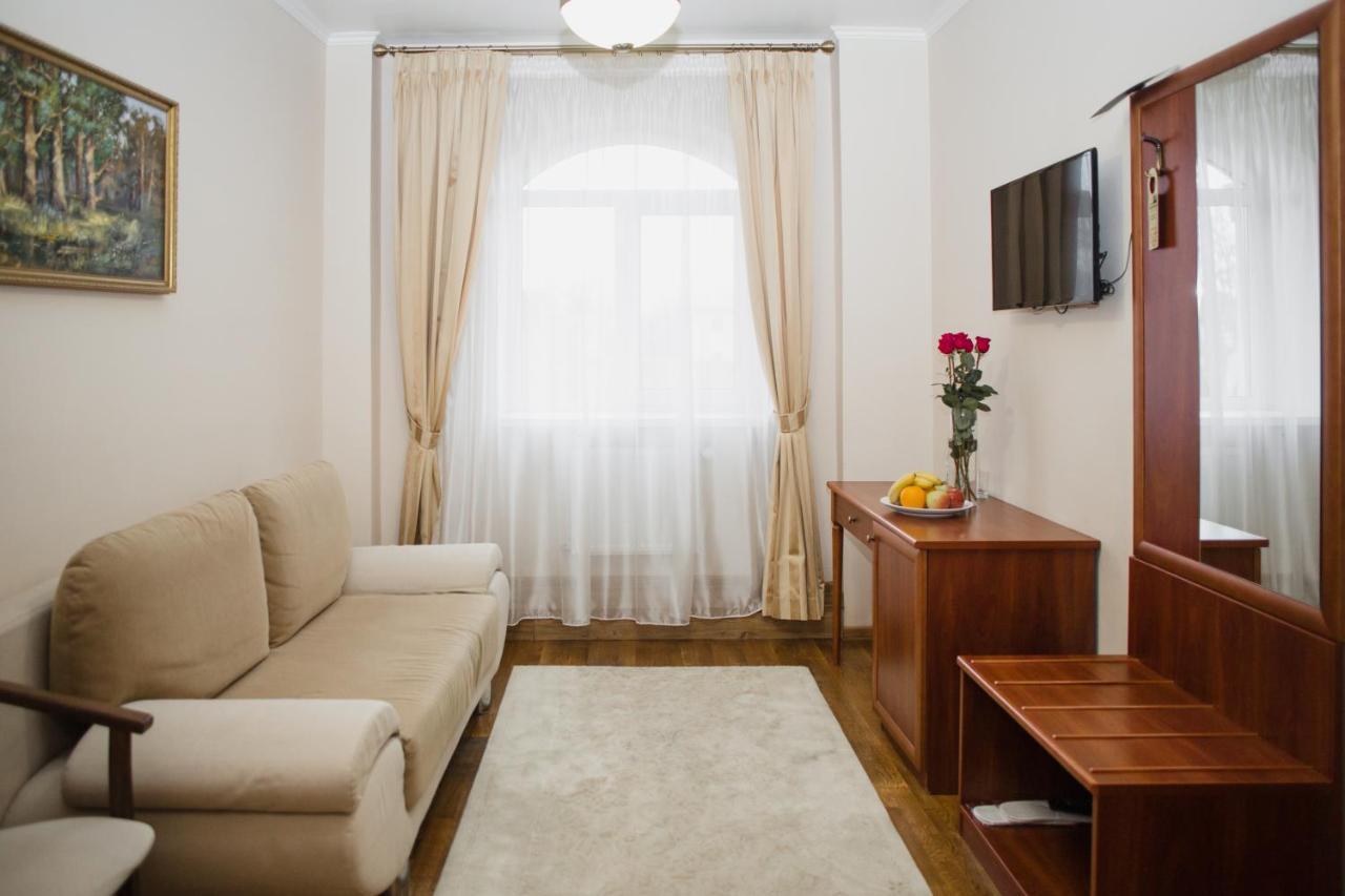 Stanislaviv Hotel Ivano-Frankivsk Ngoại thất bức ảnh