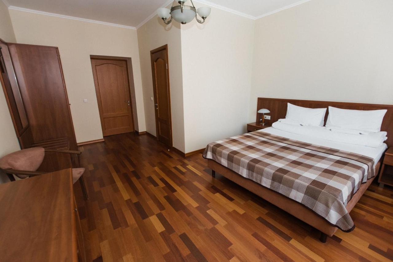 Stanislaviv Hotel Ivano-Frankivsk Ngoại thất bức ảnh