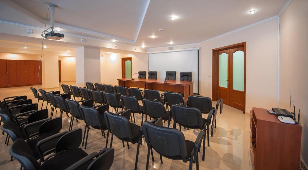 Stanislaviv Hotel Ivano-Frankivsk Ngoại thất bức ảnh